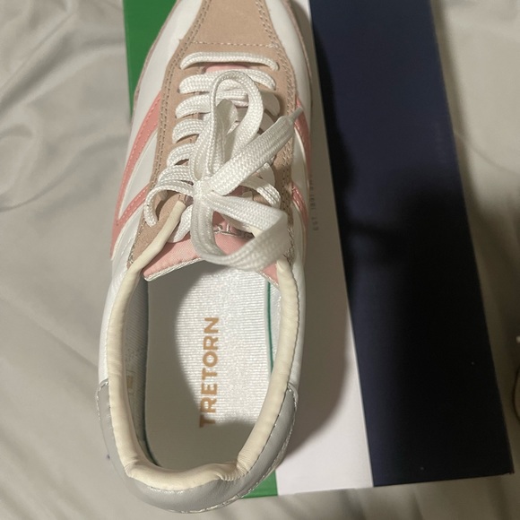 Women’s Rawlins Tretorn in blush size 7.5 - Picture 2 of 5